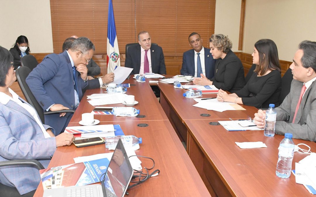 Presidenta de PROCOMPETENCIA comparece ante Comisión del Senado por análisis de la Ley de Defensa de la Competencia