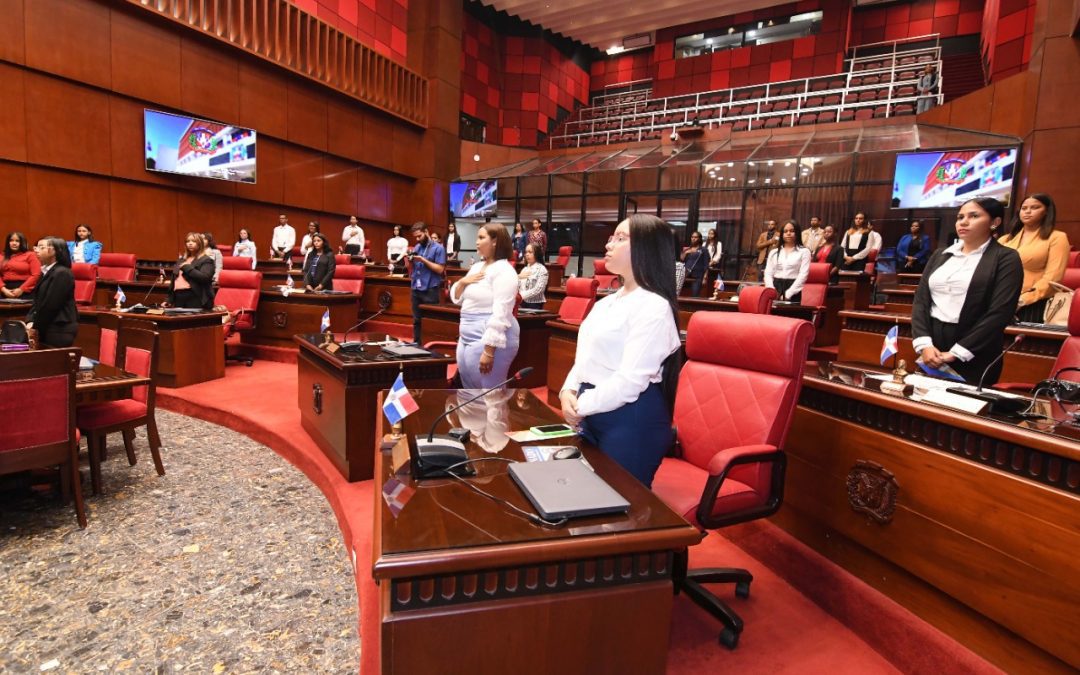 El Senado abre sus puertas a universitarios de la provincia San José de Ocoa