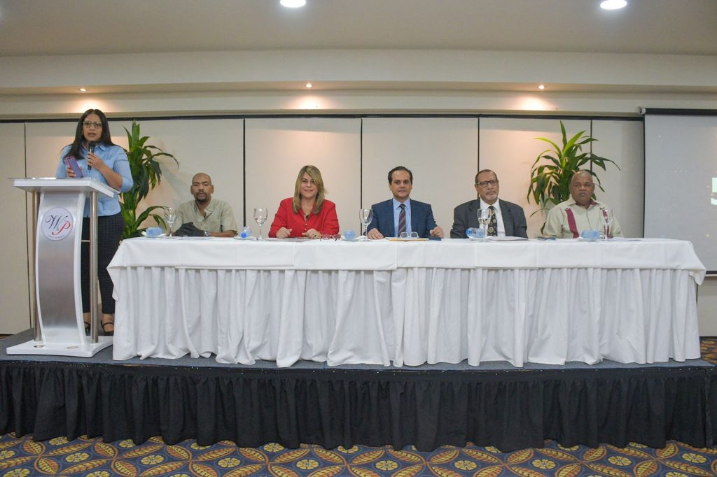 El senador Ivan Silva realiza taller sobre organizaciones sin fines de lucro ONG2