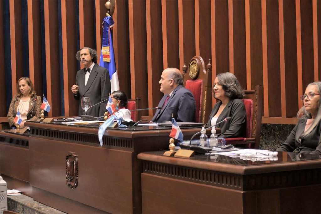 Estudiantes del municipio Rio San Juan visitan el Senado de la Republica 3