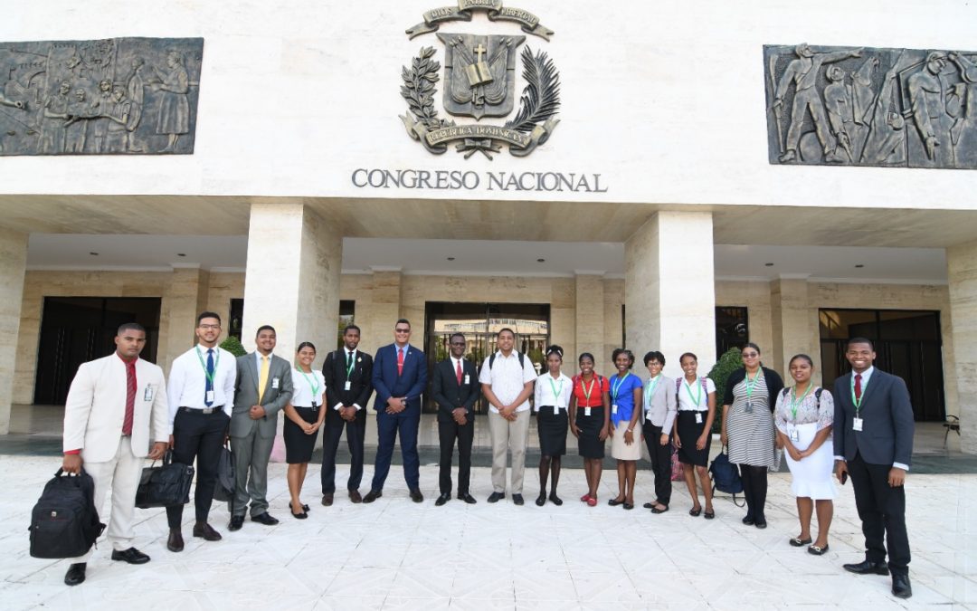 Historial de Noticias 8 El Senado abrió sus puertas para estudiantes de la Universidad Adventista Dominicana, de Monseñor Nouel
