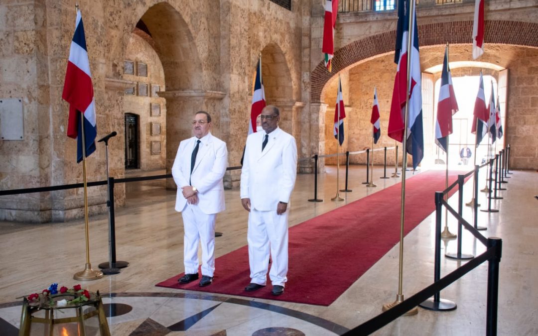 Historial de Noticias 5 El Senado deposita ofrenda floral en el Panteón de la Patria, por el 159 aniversario de la Restauración de la República