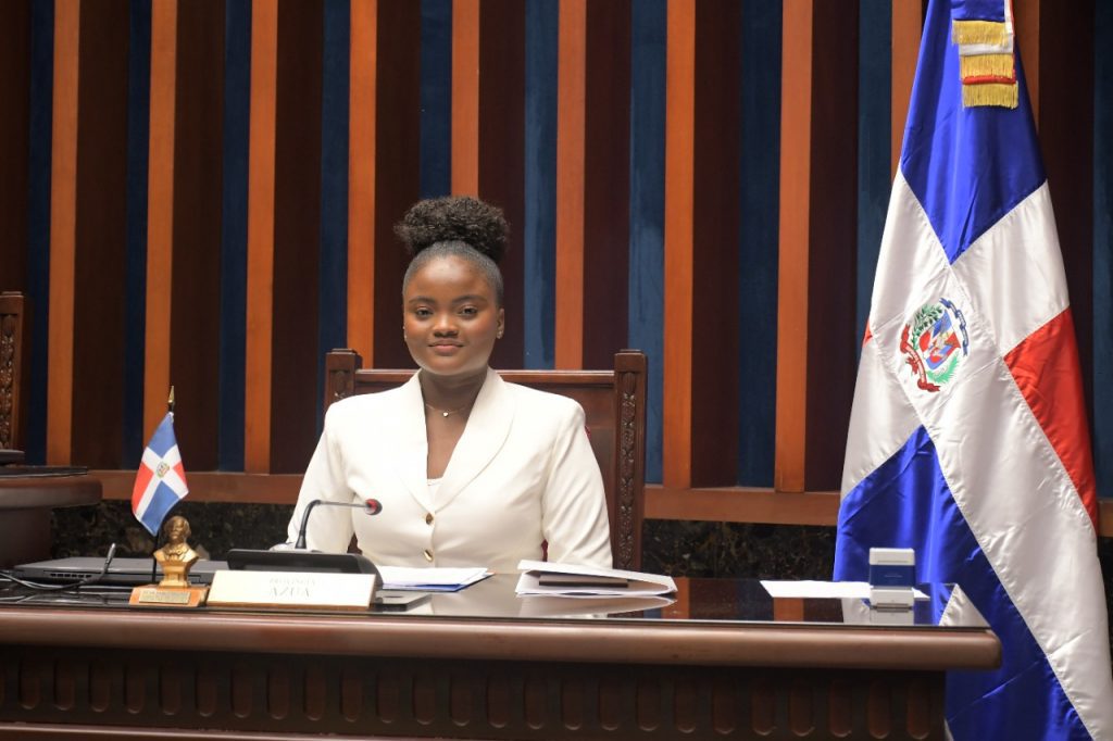 Ganadores del Premio a la Excelencia Juvenil Sancristobalense visitan el Senado de la Republica 4