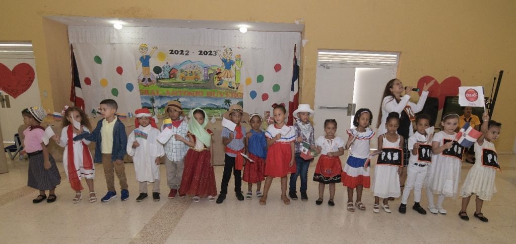 El Senado realiza acto en escuela General Antonio Duverge del Distrito Nacional5