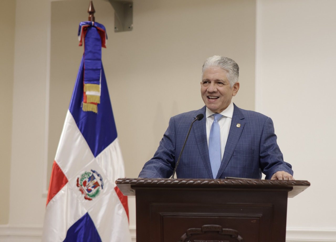 El Senado reconoce a la Universidad Tecnologica del Cibao Oriental por sus 40 anos de aportes a la educacion 1