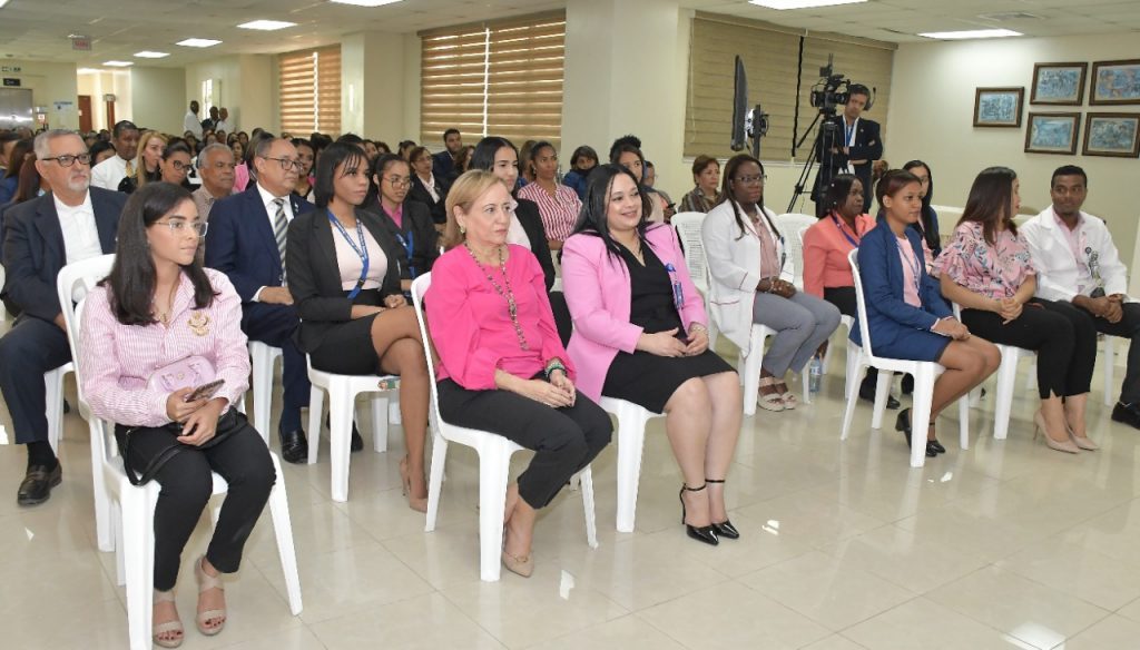 La Camara Alta realiza conferencia sobre prevencion del cancer de mama para sus empleados23