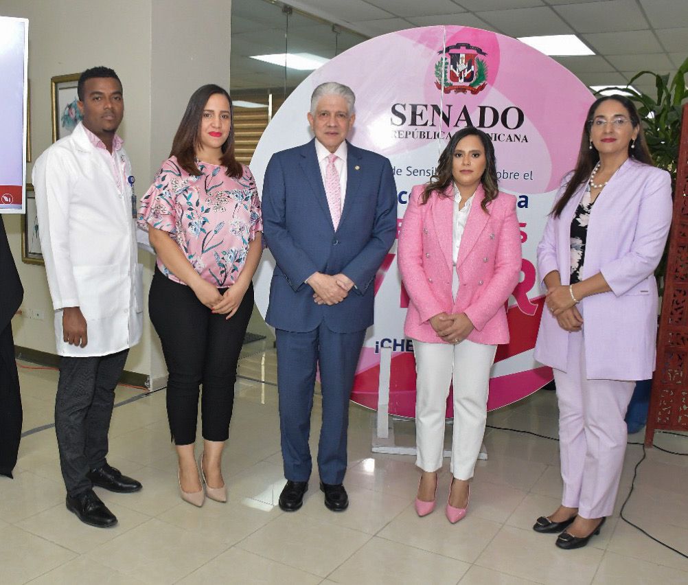 La Camara Alta realiza conferencia sobre prevencion del cancer de mama para sus empleados6