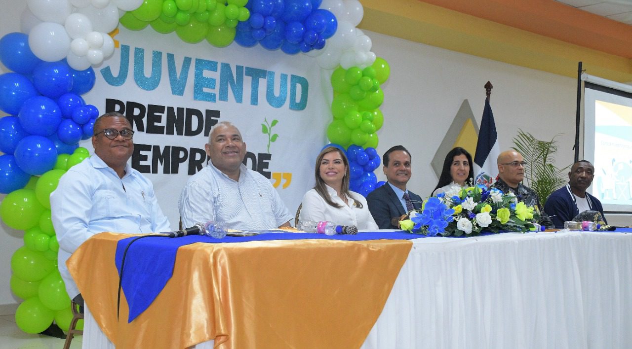 Senador Ivan Lorenzo encabeza inicio de talleres sobre educacion financiera 1