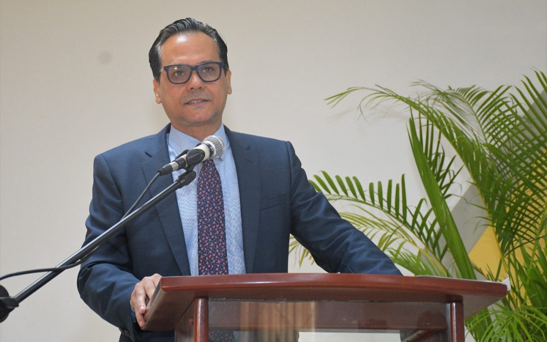 Senador Iván Silva encabeza inicio de talleres sobre educación financiera