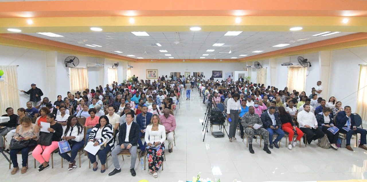 Senador Ivan Lorenzo encabeza inicio de talleres sobre educacion financiera 3