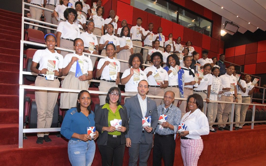 Historial de Noticias 7 El Senado recibe a estudiantes de Nigua, San Cristóbal