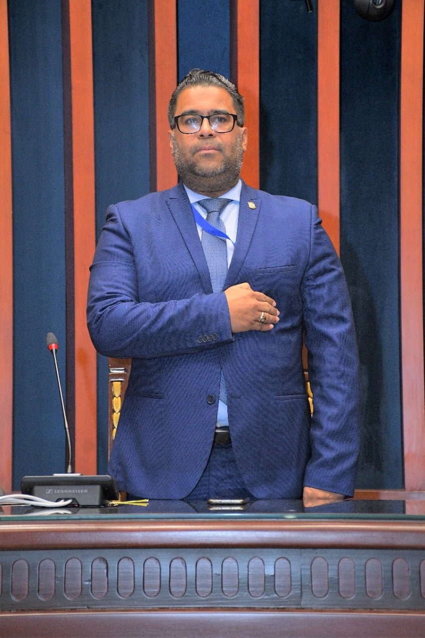 Estudiantes de Centro Educativo de San Cristobal visitan el Senado de la Republica 3