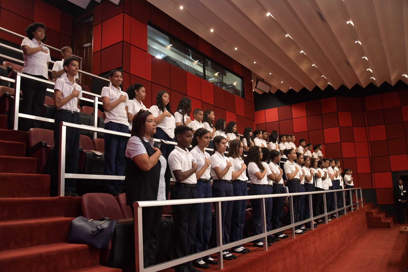Senado de la Republica recibe a estudiantes del Centro Educativo 123 de Santo Domingo Este 2