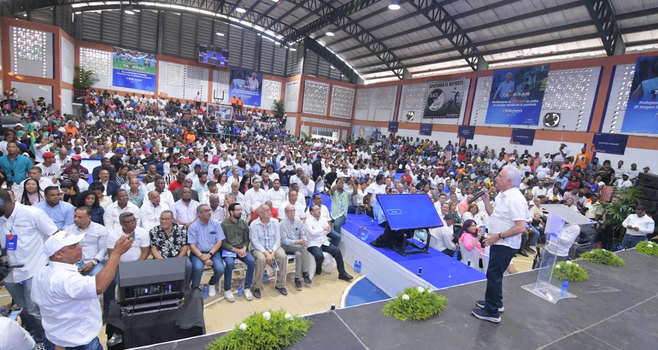 Senador Antonio Taveras Guzman presenta sus memorias en su segundo ano de gestion 1 1