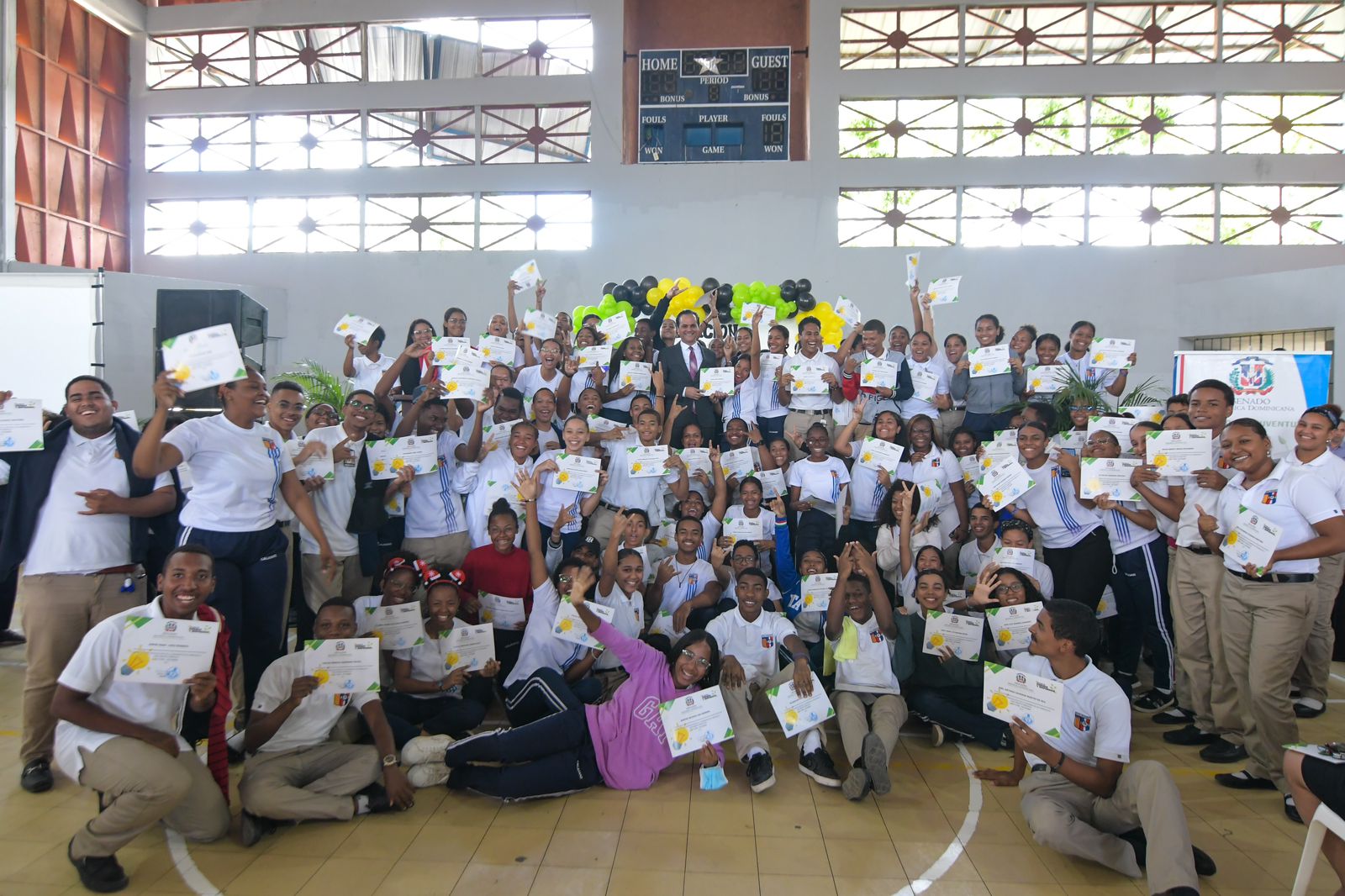 Juventud Prende y Emprende gradua mas de 2000 jovenes en La Romana 3