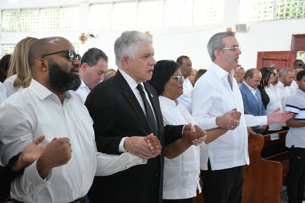 Senadores realizan guardia de honor en funeral del exsenador Francisco Jimenez Reyes 1