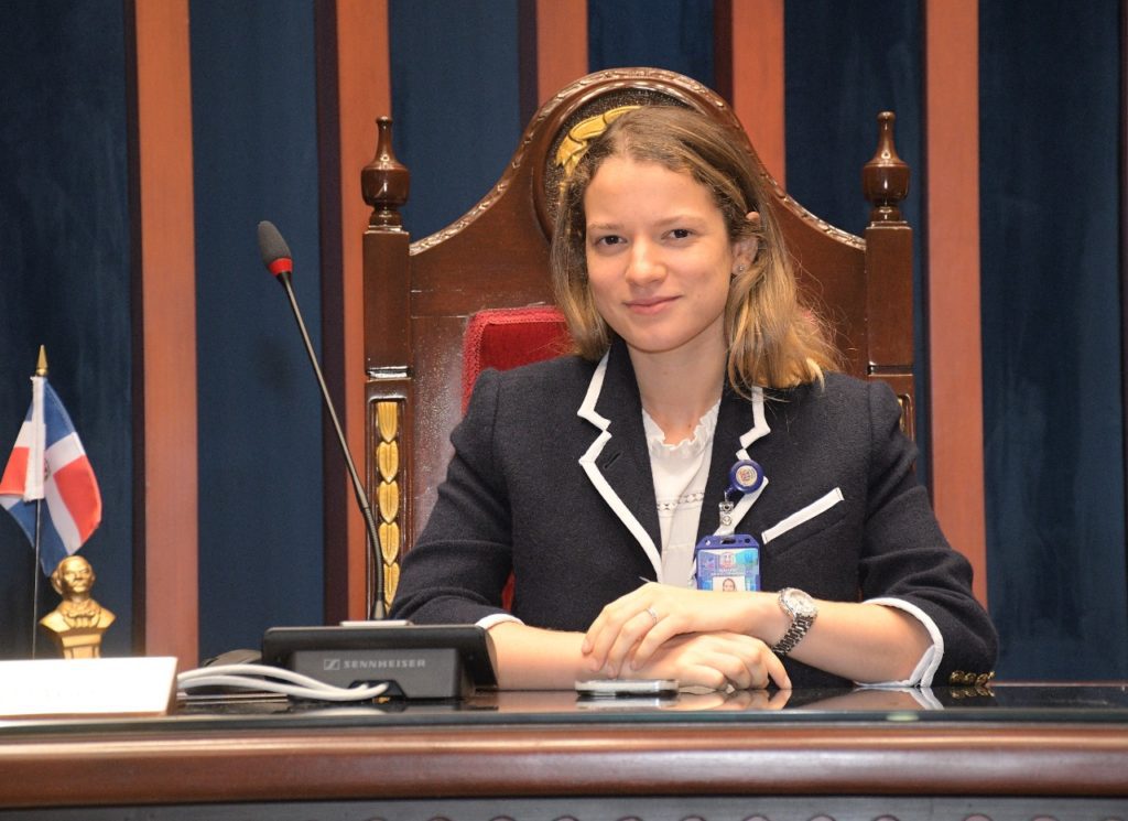 <strong>El Senado abre sus puertas para los estudiantes del Instituto Superior de Formación Docente Salomé Ureña, de Santiago</strong> 3 WhatsApp Image 2022 12 02 at 12.00.23 PM 1
