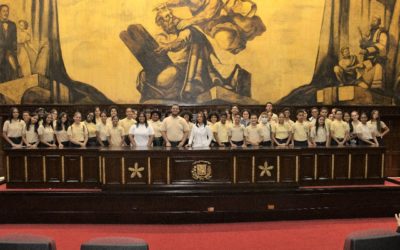 El Senado muestra sus instalaciones a estudiantes del Colegio Nuestra Señora de la Paz, del Distrito Nacional