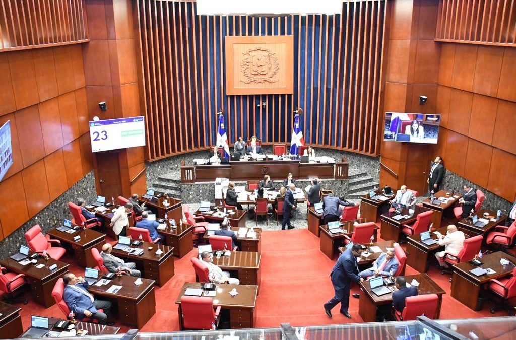 Historial de Noticias 13 El Senado aprobó en segunda lectura el Proyecto de Ley que designa con el nombre Rafael Corporán de los Santos la calle Central del Ensanche Luperón, del Distrito Nacional