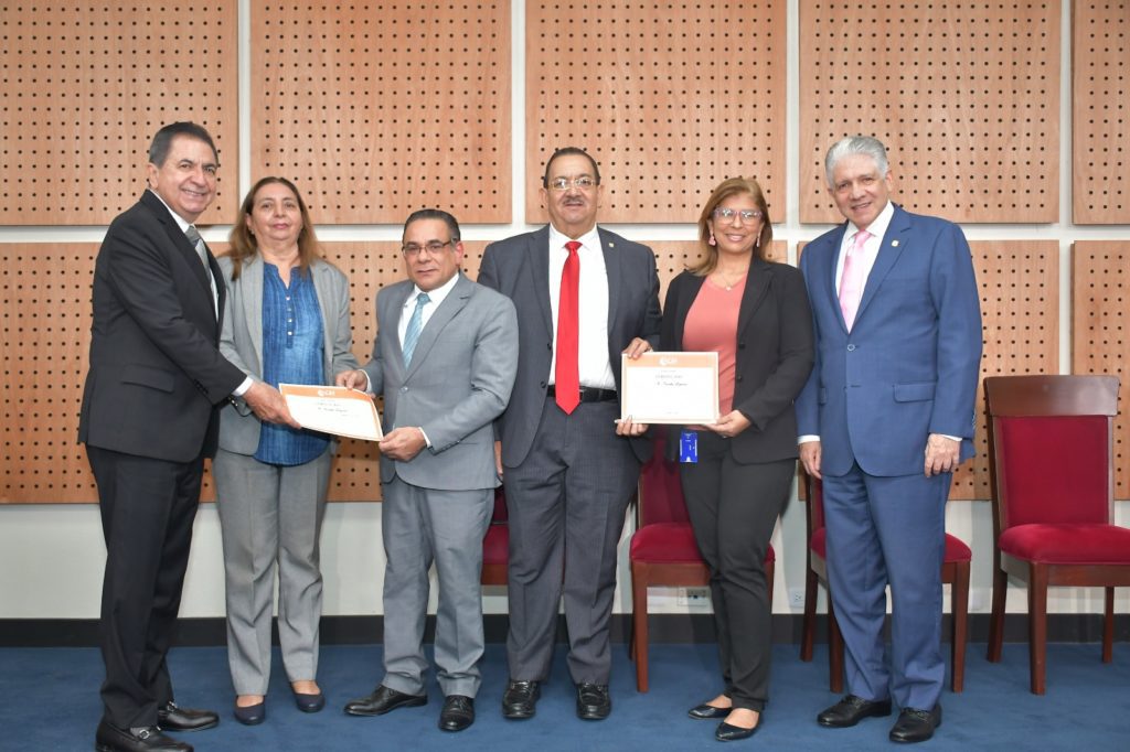 Más de 220 colaboradores del Senado se certifican en diversos cursos 3 CURSO4