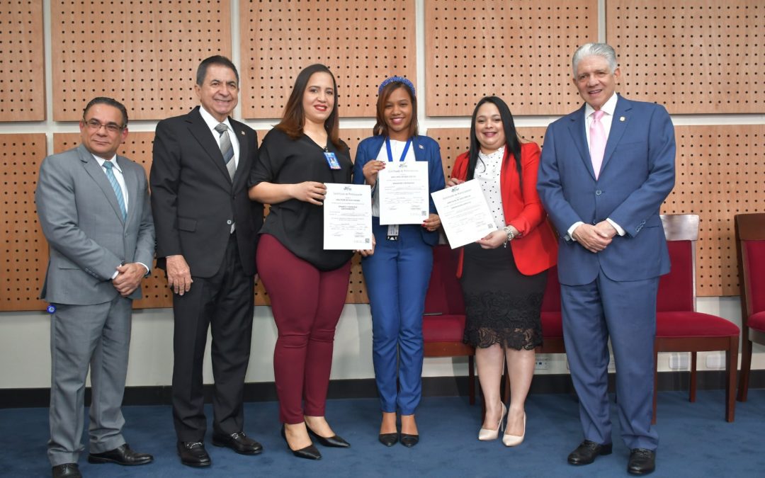Historial de Noticias 4 Más de 220 colaboradores del Senado se certifican en diversos cursos