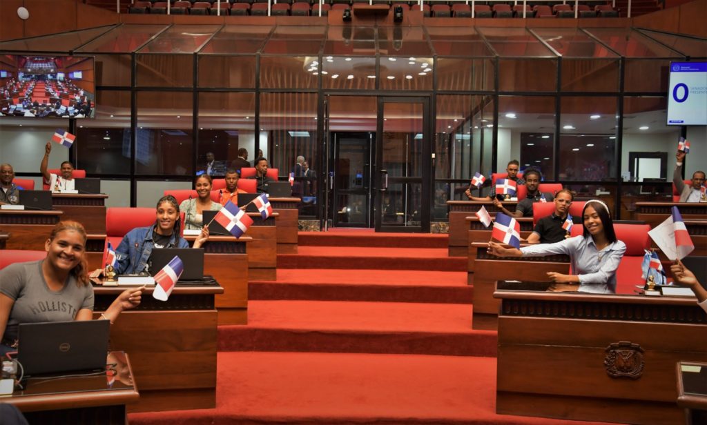 El Senado de la Republica abre sus puertas a jovenes deportistas del municipio de Miches 2