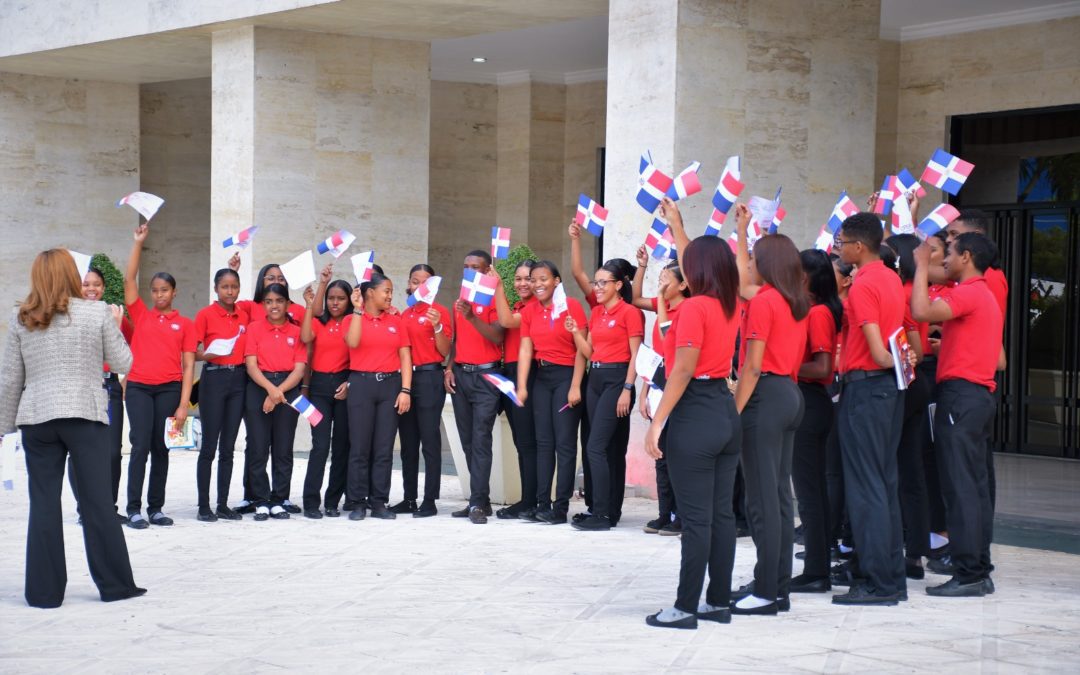 Historial de Noticias 12 El Senado ofrece visita guiada a estudiantes del Instituto Politécnico San Miguel Fe Y Alegría, de San Juan