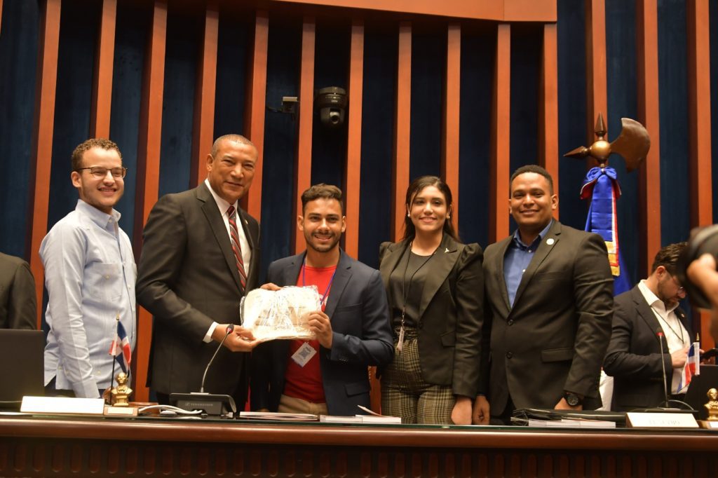 El Senado de la Republica recibe delegacion de la Red Latinoamericana de Jovenes por la Democracia4