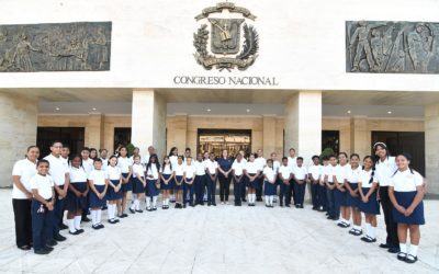 El Senado ofrece visita guiada a estudiantes de la Comunidad Educativa Sagus, de Provincia Santo Domingo