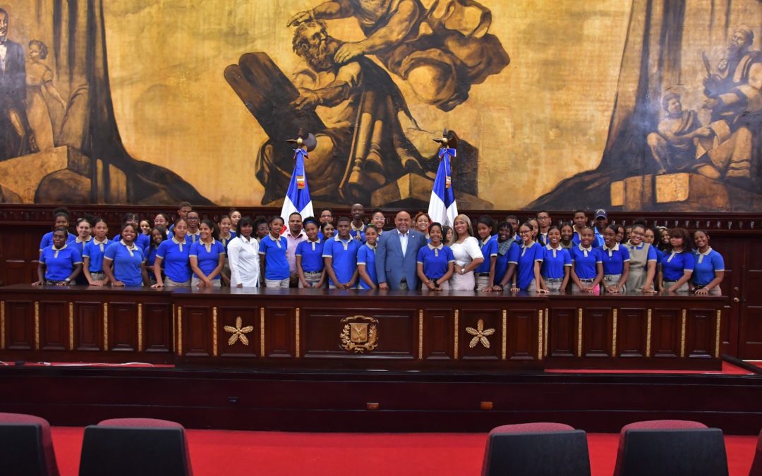Historial de Noticias 5 Estudiantes del centro educativo Ciudad del Conocimiento, de Monte Plata, conocen el Senado