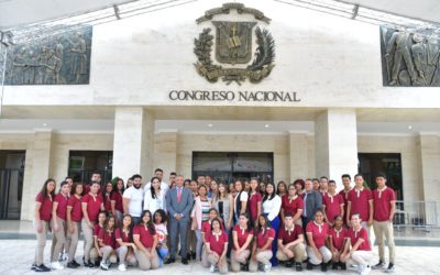 El Senado abre sus puertas a estudiantes del programa Supérate, de provincia Duarte