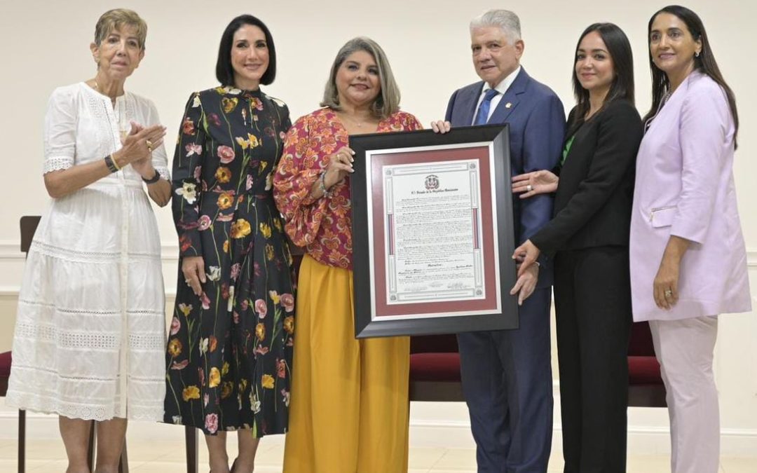 Historial de Noticias 9 Senado otorga reconocimiento póstumo a Yvelisse Prats de Pérez por sus grandes aportes al país