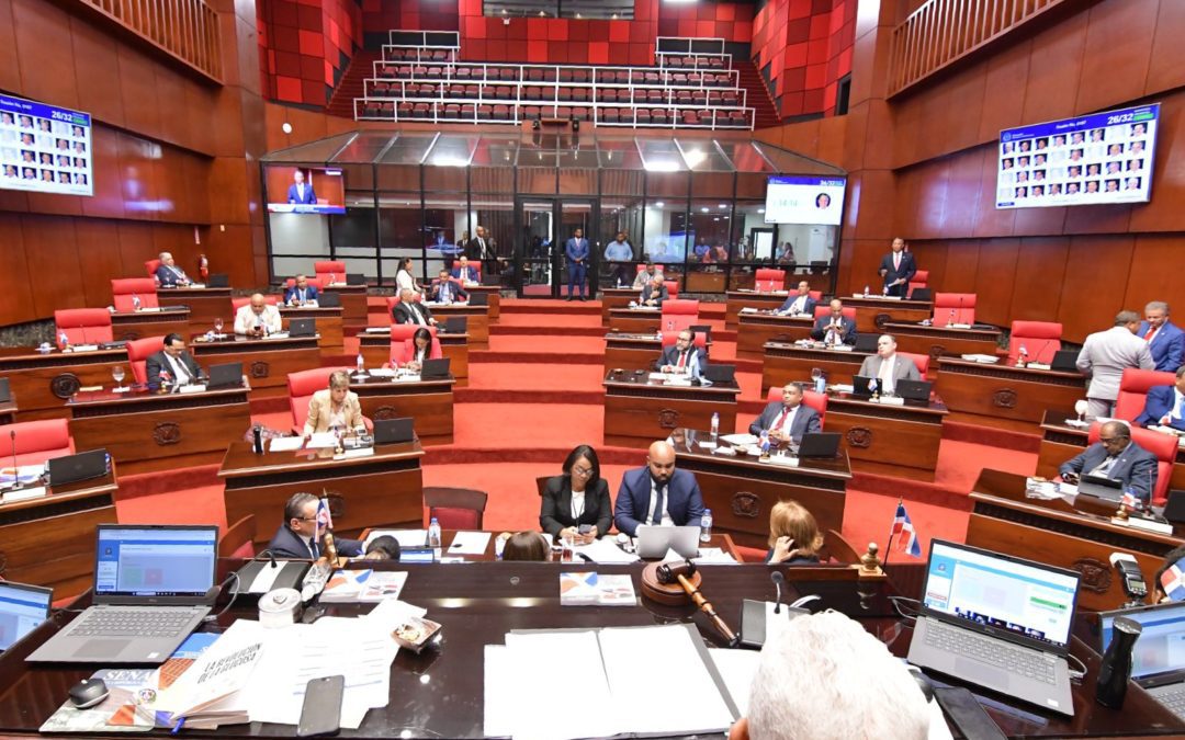 Historial de Noticias 13 Senado modifica Ley rige la Policía Nacional y aprueba uso de videocámaras en uniformes