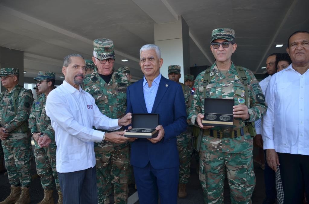 Presidente del Senado, participa en homenaje al 160 aniversario del inicio de Guerra de la Restauración realizado en Ministerio de Defensa