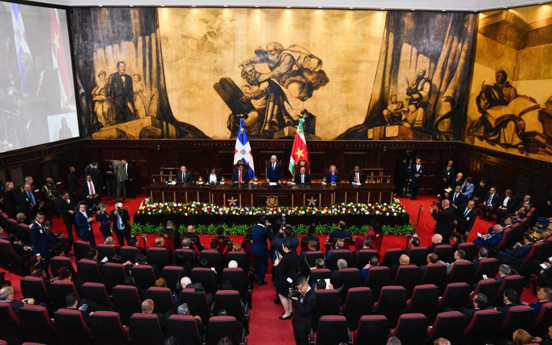 Historial de Noticias 4 Congreso Nacional recibe presidente de Surinam Chandrikapersad Santokhi