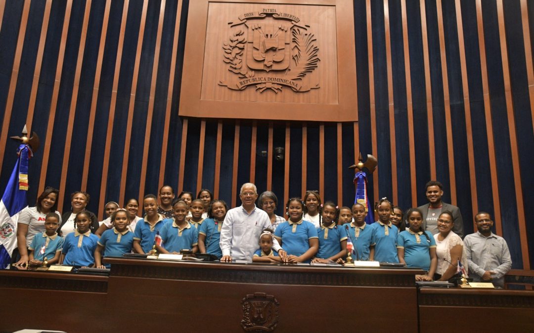 Historial de Noticias 4 Senado abre puertas a estudiantes del centro escolar Palma Real en Galván, provincia Bahoruco