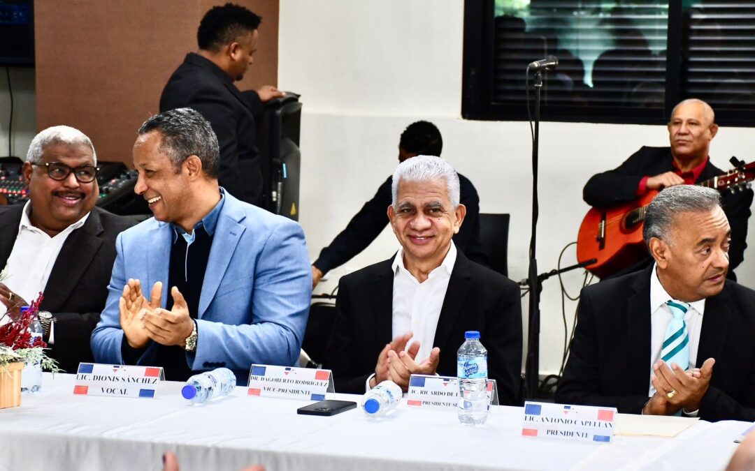 Presidente del Senado encabeza encuentro navideño y reconocimiento a con miembros del Inprescondo