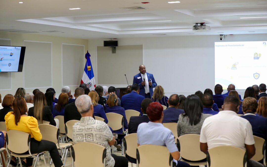 Senado importe charla de Ley 87-01 a colaboradores