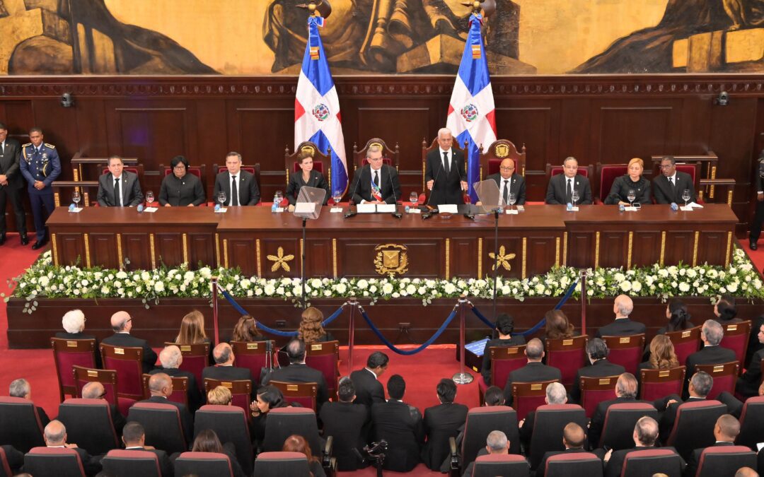 Presidente del Senado destaca labor del Poder Legislativo y reitera compromiso con la democracia