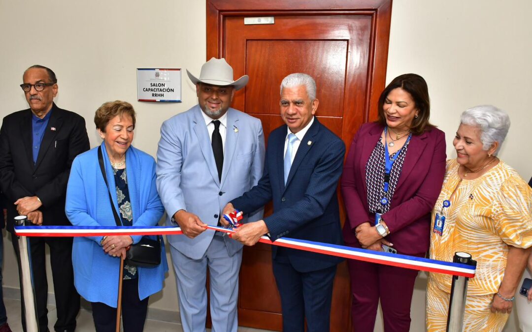 Presidente del Senado inaugura Salón de Capacitación para empleados