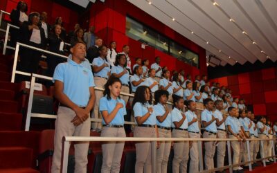 Senado recibe 92 estudiantes de secundaria del centro educativo Cristo Rey de la provincia San Juan