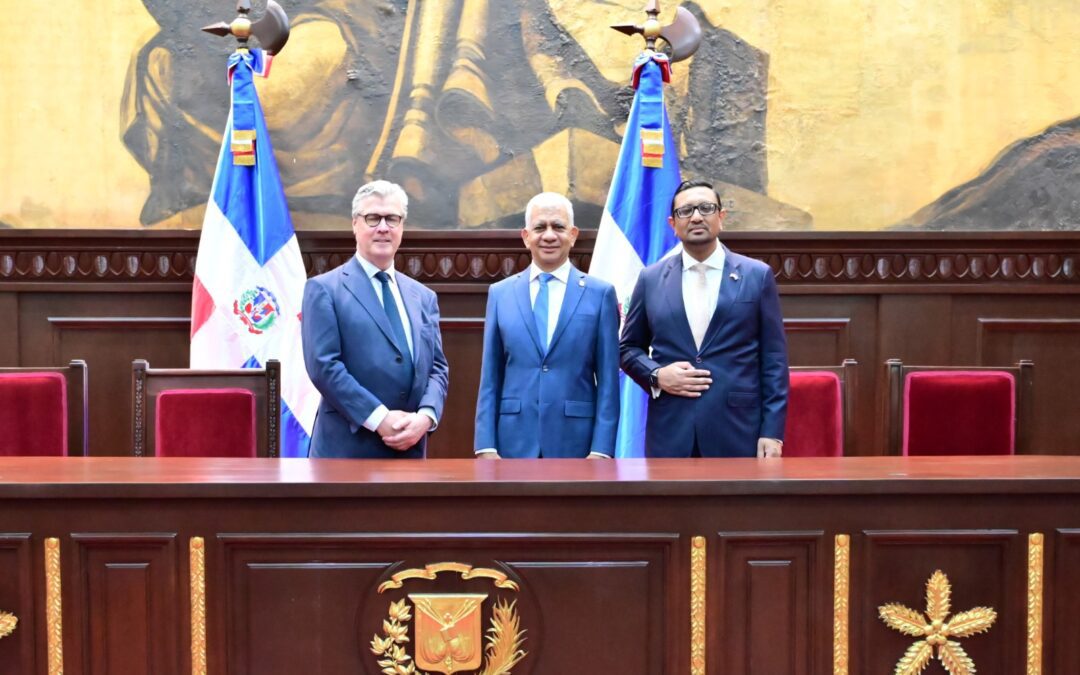 Presidente del Senado recibe visita Lord Offord de Garvel, ministro Negocios y Comercio Reino Unido