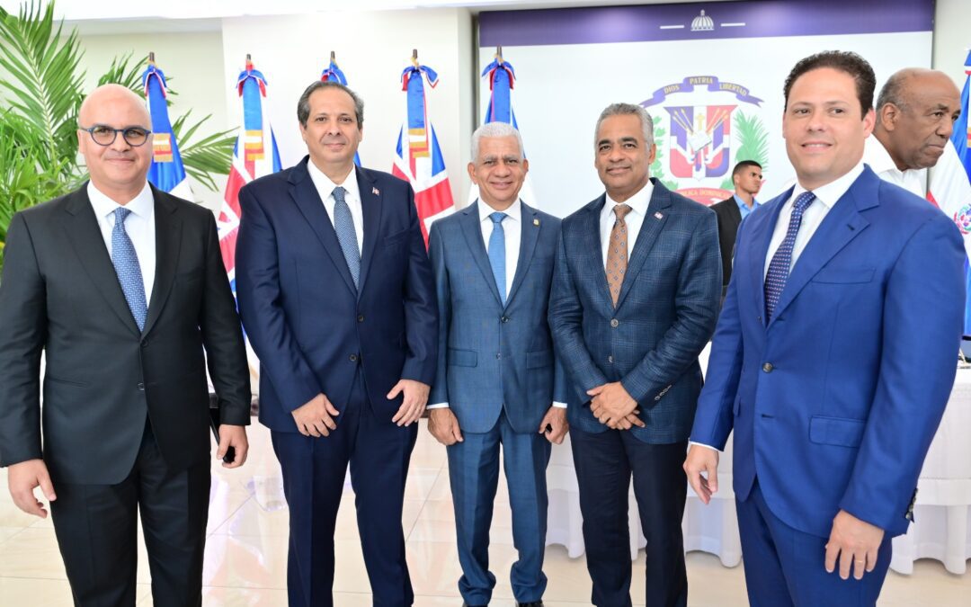 Presidente del Senado participa en firma memorando del Mirex y Departamento Negocios de Reino Unido