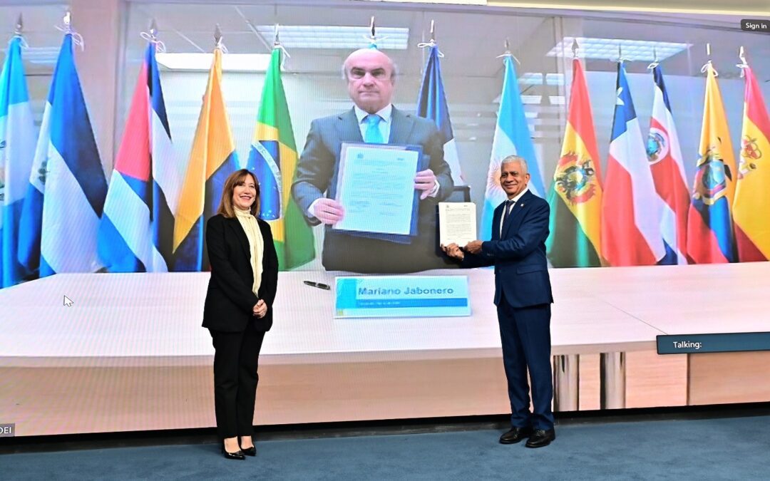 Senado y OEI firman acuerdo para capacitar nuevos senadores y formar a sus colaboradores