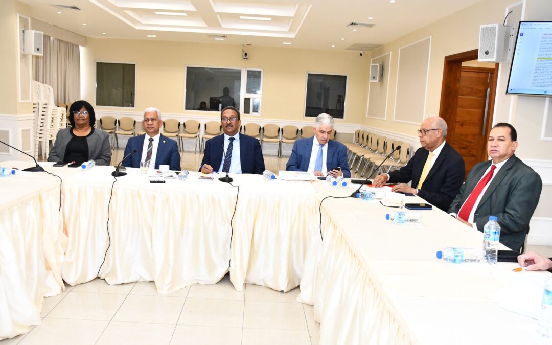 Comisión Senado junto a funcionarios del sector educativo analizan proyecto sobre las Cualificaciones