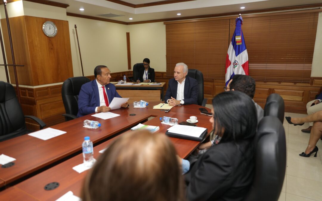 Comisión Presupuesto Senado socializa con el MAP proyecto fija pago incentivo anual a servidores públicos