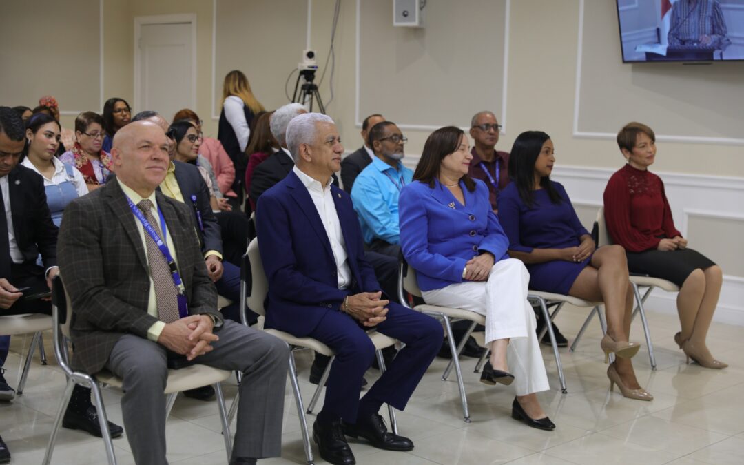 Senado imparte la conferencia “importancia de la salud mental en el ambiente laboral” a colaboradores
