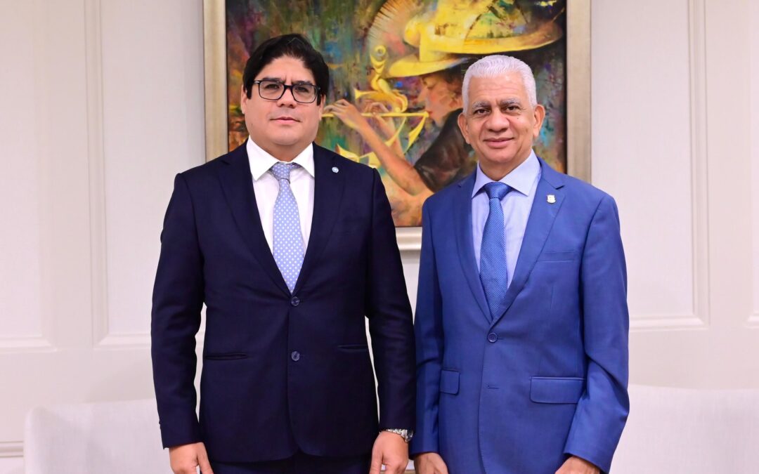 Presidente Senado recibe visita representante de la FAO en RD, Rodrigo Castañeda