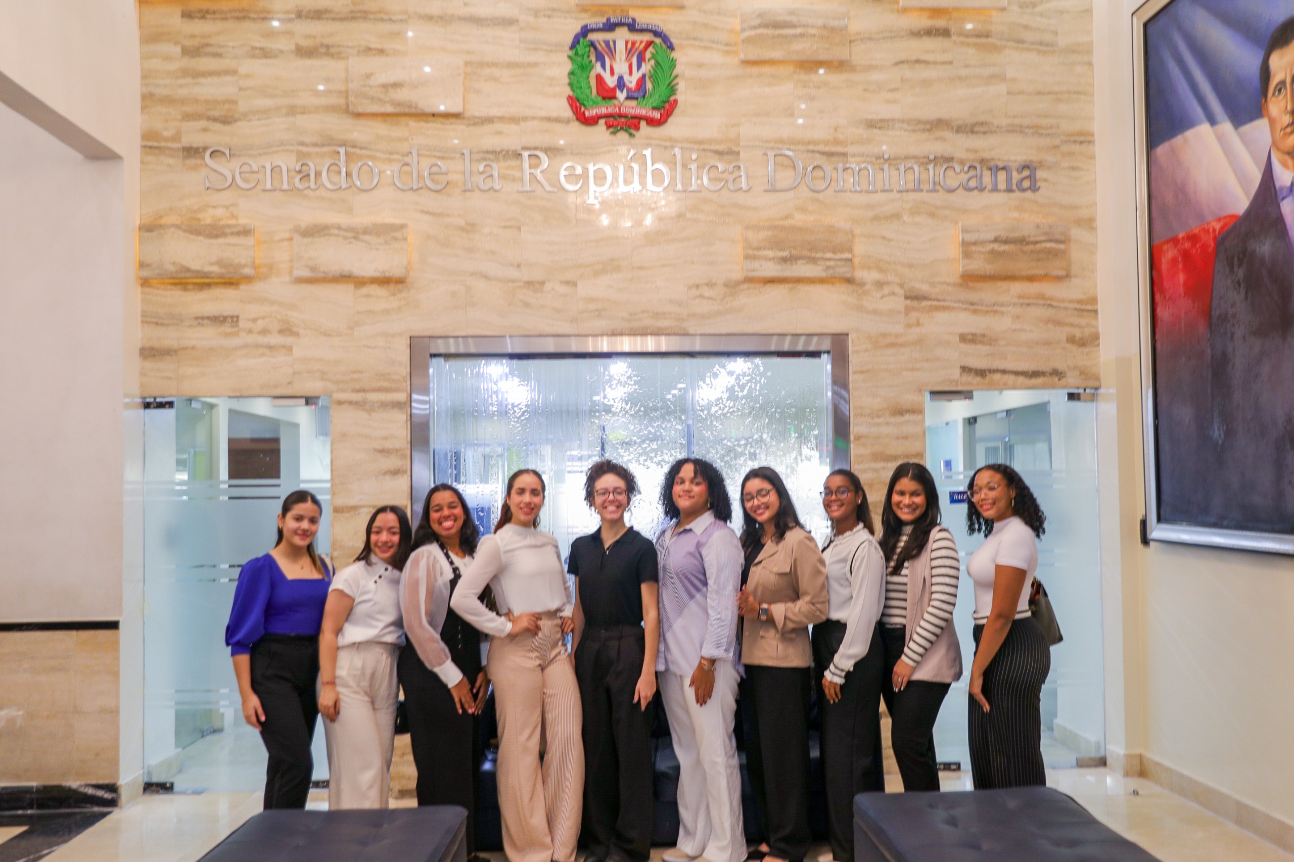 Estudiantes de comunicación de la PUCMM visitan Senado 3 IMG 20240723 WA0095