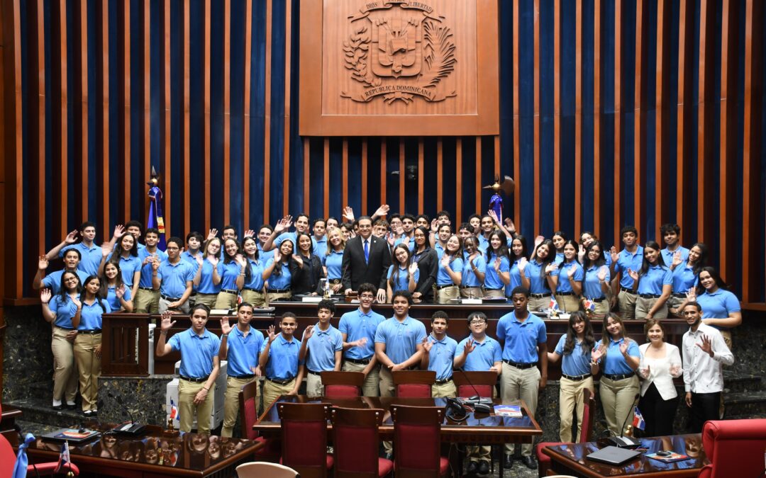 Estudiantes del Colegio La Salle de Santiago conocen por dentro el Senado de la República